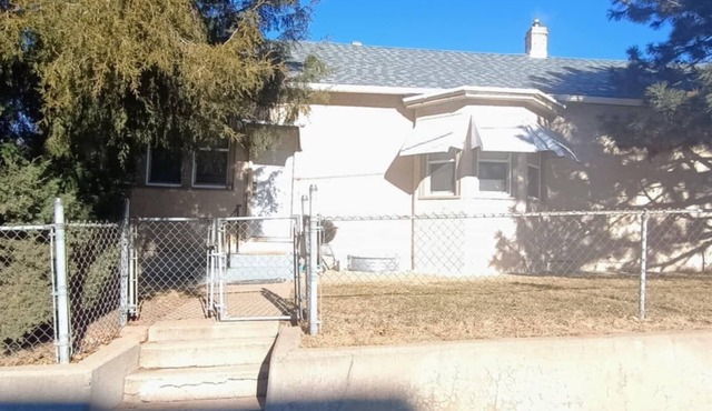 Cozy 3-bedroom home in Omaha's Little Bohemia District. Blocks from the Zoo!