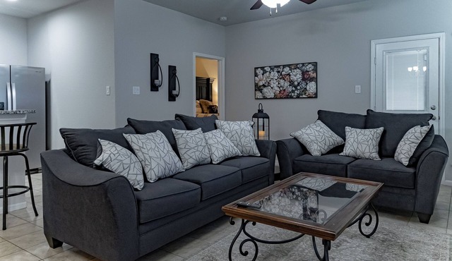 Cozy 3 Bedroom Home in the heart of Conroe
