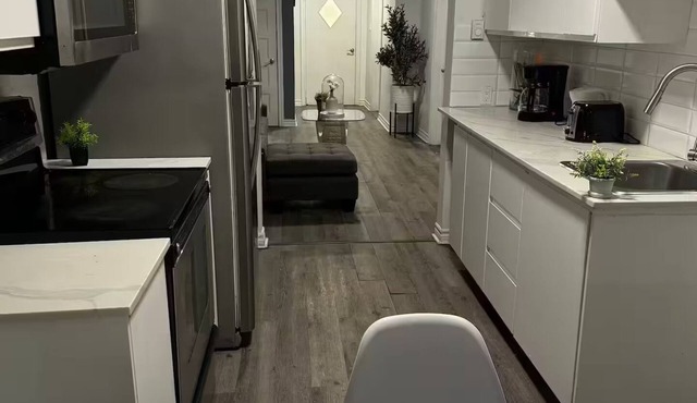Cozy 3 Bedroom Home Near Downtown!