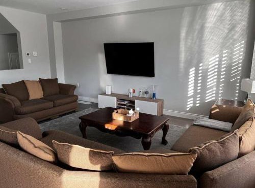 Cozy 3 bedroom home perfect for small gatherings