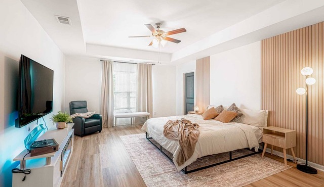 Cozy 3 Bedroom House with Gym & Arcade!