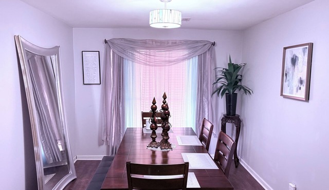 Cozy 3-bedroom house in Little Rock with AC for a long weekend getaway stay.