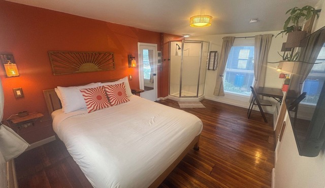 Cozy 3 Bedroom House Close to Downtown & 1 Block from Judkins Park Light Rail