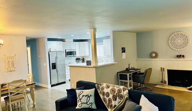 Cozy 3-bedroom house in Lakewood