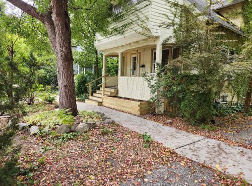 Cozy 3 Bedroom House in Downtown Ithaca