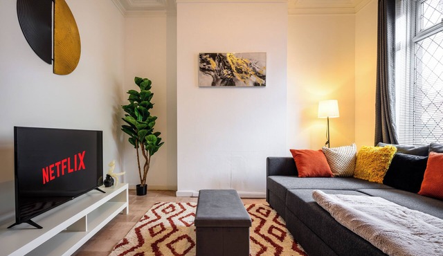 Cozy 3 Bedroom house in Oldham