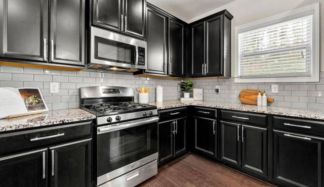 Cozy 3-bedroom house in enjoyable Atlanta with WiFi and AC