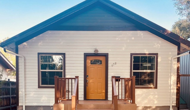 Cozy 3-bedroom house in charming Casper with AC, WiFi. Centrally located!