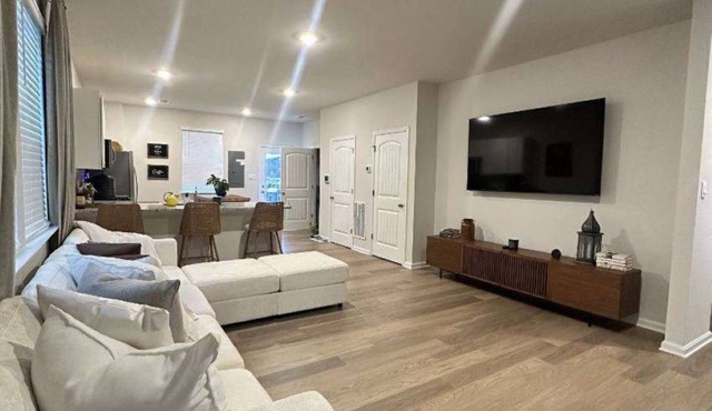 Cozy 3-bedroom house in nice Milford close to several beaches