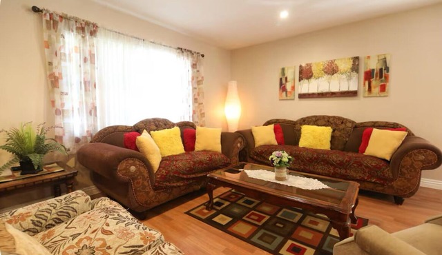 Cozy 3-bedroom house near LAX & Torrance Airport