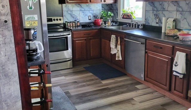 Cozy 3 bedroom house off the Historical Stage Couch Trail in Lena Ill