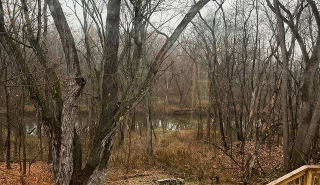 Cozy 3-bedroom house on the river in Niles, Ohio with WiFi