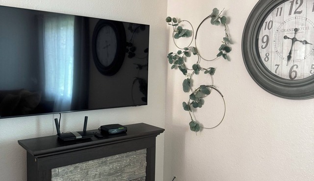 Cozy 3-bedroom house in quiet neighborhood! No pet