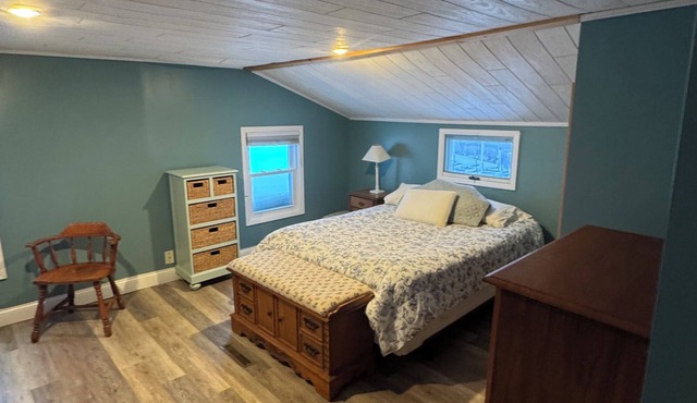 Cozy 3-bedroom house in perfect Brewerton with AC and treadmill