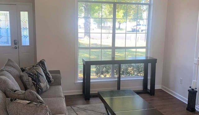 Cozy 3-bedroom house in serene Northport with AC