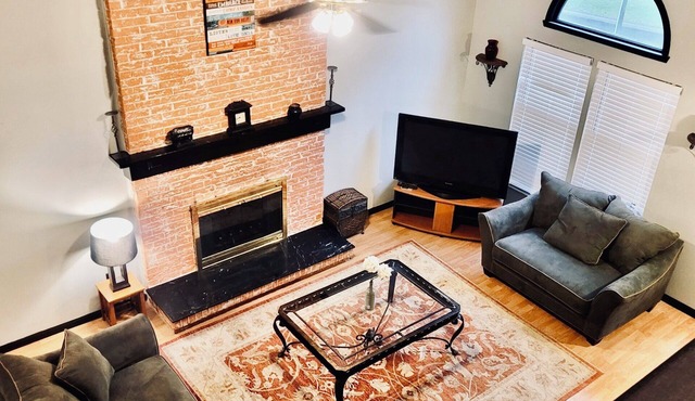 Cozy 3-bedroom house in beautiful Pineville convenient to everything.