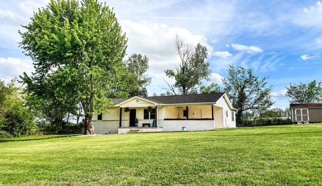 Cozy 3-bedroom house with good wifi/service near Buffalo/Bull Shoals/Branson