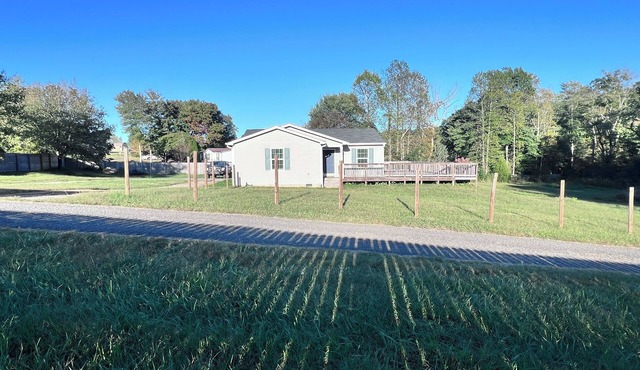 Cozy 3-bedroom house with large deck and in charming Conover on family farm.