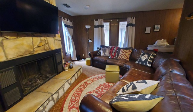 Cozy 3 bedroom house with fireplace in beautiful Ruidoso