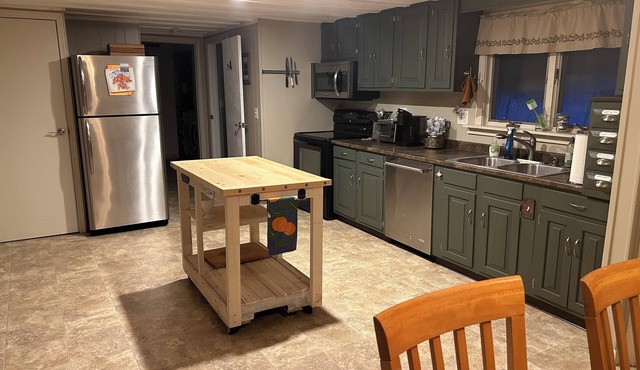 Cozy 3 bedroom in Speculator, walking distance to Lake Pleasant