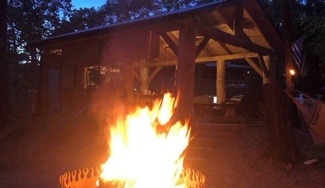 Cozy 3-bedroom Lower Level Log Home Retreat with Private Access