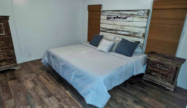 Cozy 3-bedroom mobile home in delightful Hanceville