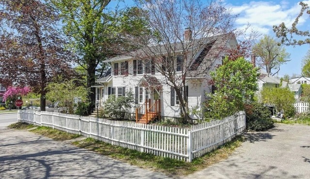 Cozy 3 Bedroom Office Sauna Near Downtown Augusta and Maine General