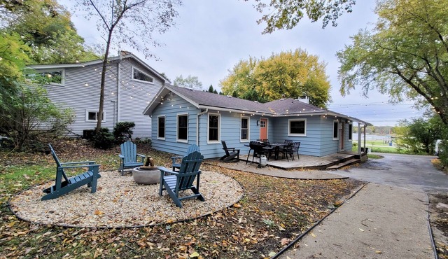Cozy 3 bedroom river cottage w/indoor fireplace