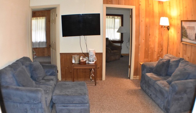 Cozy 3 bedroom suite with living room. Close to hiking trails, ski resorts and family parks!
