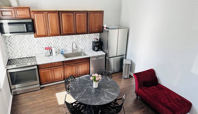 Cozy 3-bedroom townhome in welcoming Glenwood with WiFi, AC and Park 2 min drive