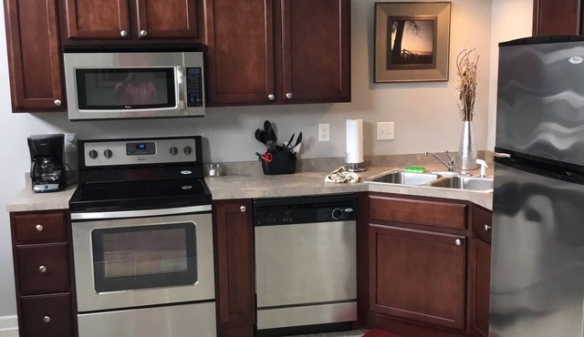 Cozy 3-bedroom townhome in beautiful Pana with WiFi, fitness room