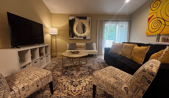 Cozy 3-bedroom Townhouse in Valdosta w/ameneties