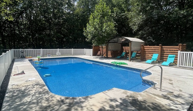 Cozy 3-bedroom vacation home just 5 minutes from Mount Airy Casino