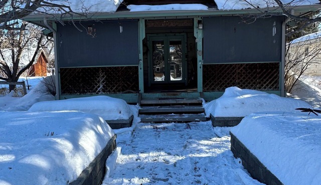 Cozy 3-bedroom winter getaway in Bellevue