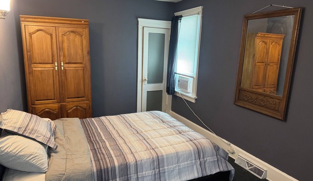 Cozy 3-bedroom with AC in Erie Pa. located near the bayfront convention center.