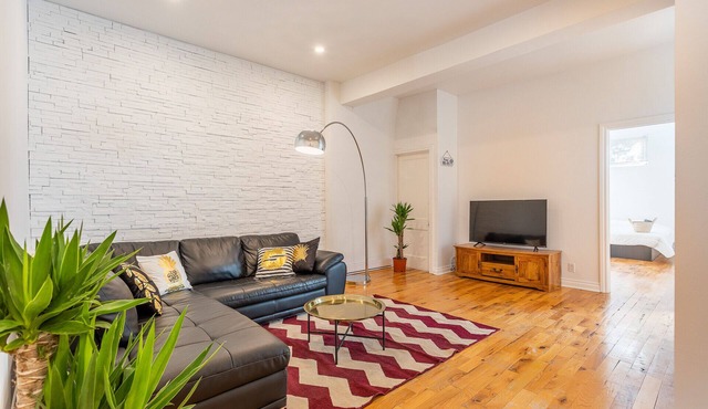 Cozy 3 bedrooms app near Metro