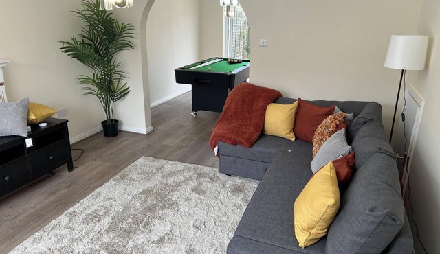 Cozy 3 Bedrooms Birmingham House with Pool Table