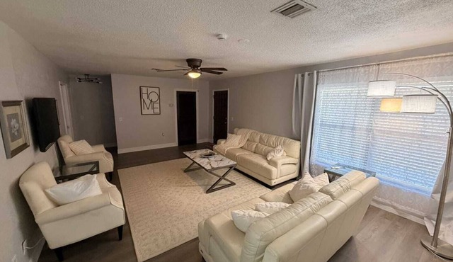 Cozy 3 bedrooms 2 Baths home in serene Port Charlotte