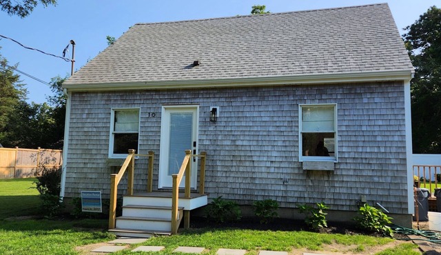 COZY 3 BR/2 BA CAPE COD IN QUIET NEIGHBORHOOD. CLOSE TO OB CENTER AND LAGOON.