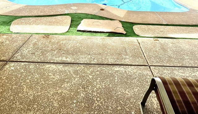Cozy 3 Br 2 Bath Mesa Home w/ Beautiful Pool and a Pool Table!