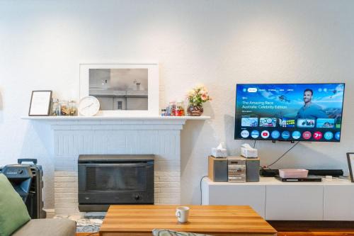 Cozy 3 BR Family Home in Mentone