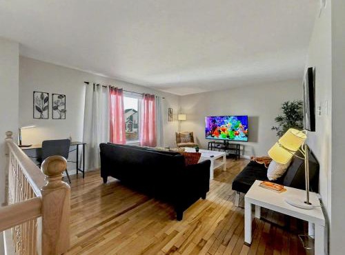 Cozy 3-BR Getaway - Hospital - NBCC - WFH Ready