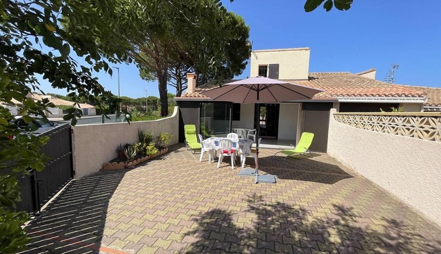 Cozy 3-Room Villa with Veranda, Terrace, and Parking Near Beach and Golf in Saint-Cyprien