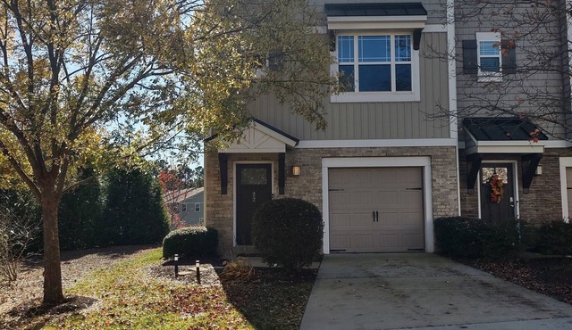 Cozy 3-Story Townhome in RTP - Near RDU, Duke; Pet-Friendly; 30+ Day Stays
