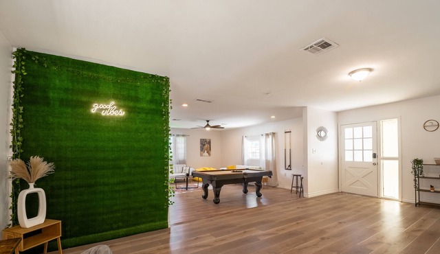 Cozy 3B/2B home w/ Insta-worthy billiard table near Disneyland, Beaches, & more!