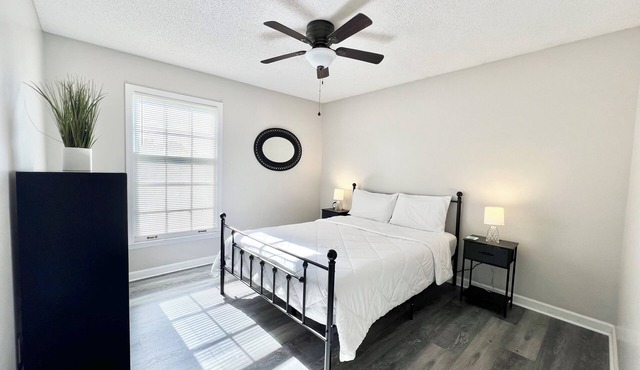 Cozy 3bd + 2 Bath Home in HSV w/Spacious Backyard