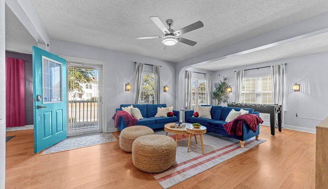 Cozy 3BD Beachfront - Foosball & Yard Games w/BBQ