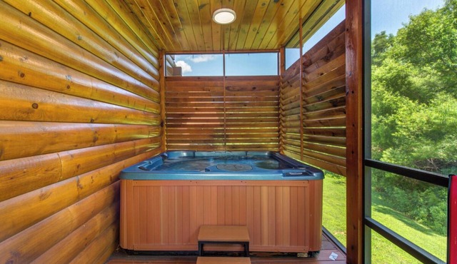 Cozy 3BD Cabin w/Hot Tub + Pool Access! Near TOWN