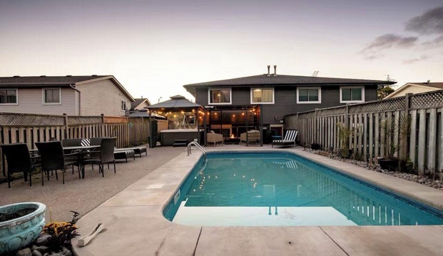 Cozy 3Bed w/Pool, Hot Tub & Fire Pit – 15 Mins to Falls