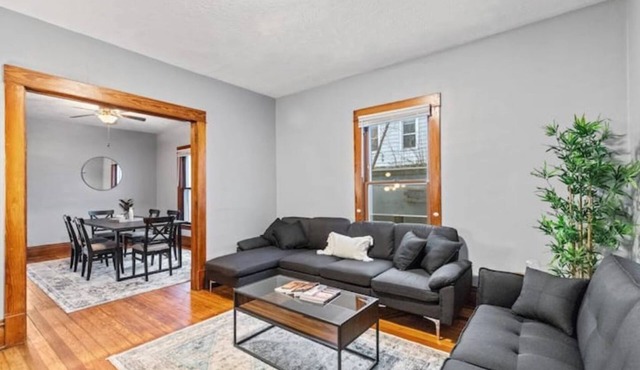 Cozy 3BR 1Mile From Downtown